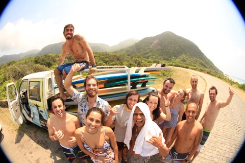 have fun with friends surf'n'stay rio surf camp summer retreats for adults lessons children teen young adult best nomad kid bali canggu beginners uluwatu france moliets portugal algarve lisbon 2