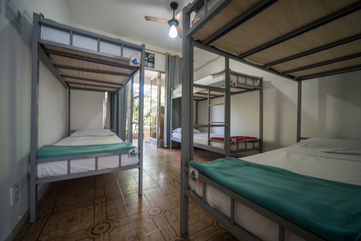 bedbunk accommodation camp surf'n'stay rio surf camp summer retreats for adults lessons children teen young adult best nomad kid bali canggu beginners uluwatu france moliets portugal algarve lisbon