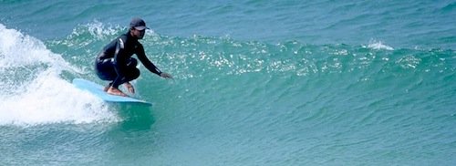 Consistent swells and uncrowded beach in rio surf'n'stay rio surf camp summer retreats for adults lessons children teen young adult best nomad kid bali canggu beginners uluwatu france moliets portugal algarve lisbon