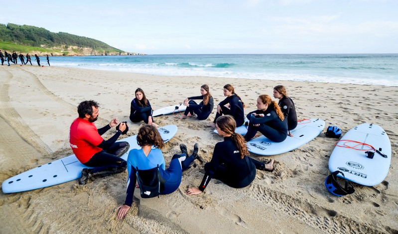 surf-instructions-galicia-teens-surf-camp