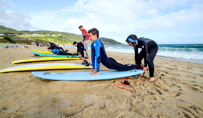 surf-lession-stand-up-position-galicia-teens-surf-camp