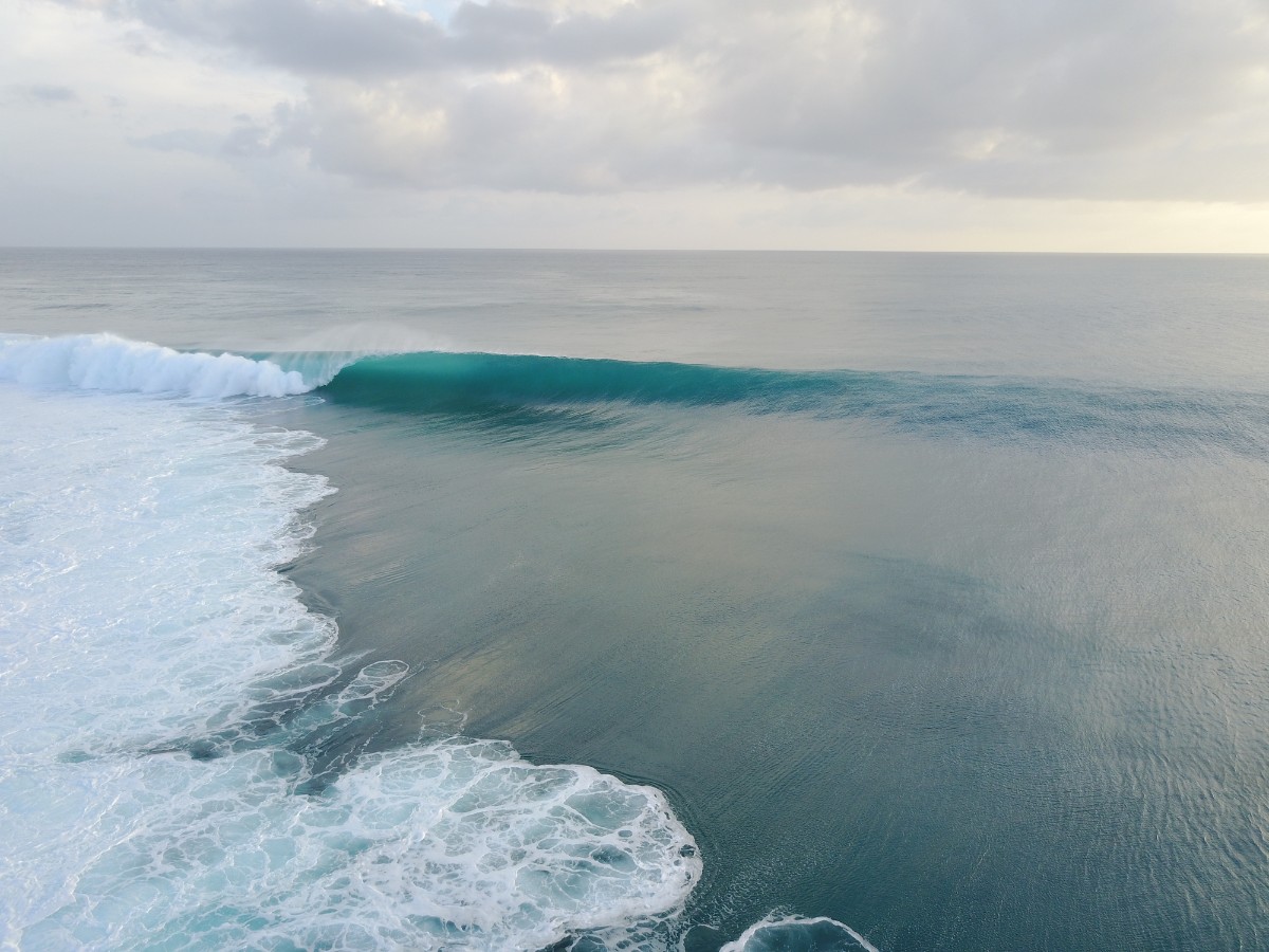 Mentawai waves at the sea