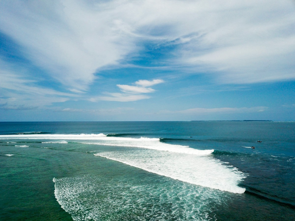 Waves and skies at Mentawai