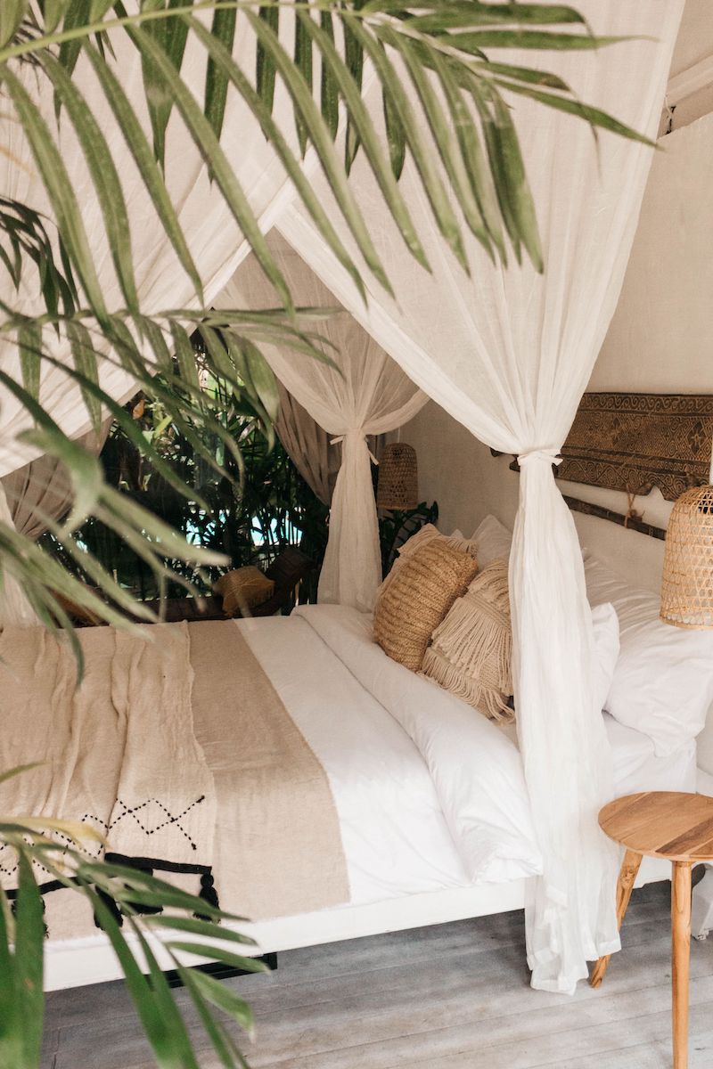 bedroom-plants-double-bed-canggu