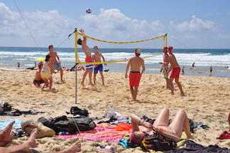 play beach volley ball nomad surf camp - young adults - lisbon - erasmus - university students retreats for adults surf camp lessons children teen summer young adult best nomad kid bali canggu beginners uluwatu france moliets portugal algarve