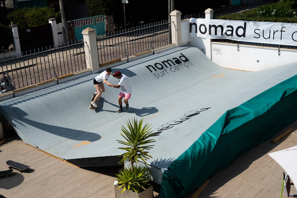 skateboarding nomad surf camp - young adults - lisbon - erasmus - university students retreats for adults surf camp lessons children teen summer young adult best nomad kid bali canggu beginners uluwatu france moliets portugal algarve